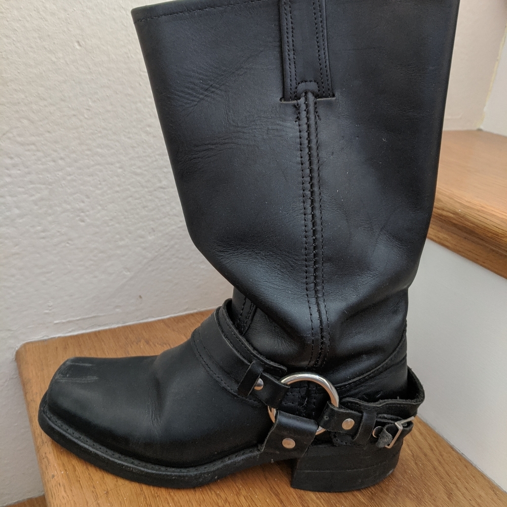 Frye - Picture 7 of 8